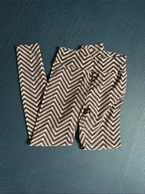 LuLaRoe Chevron Leggings - Brown & Cream